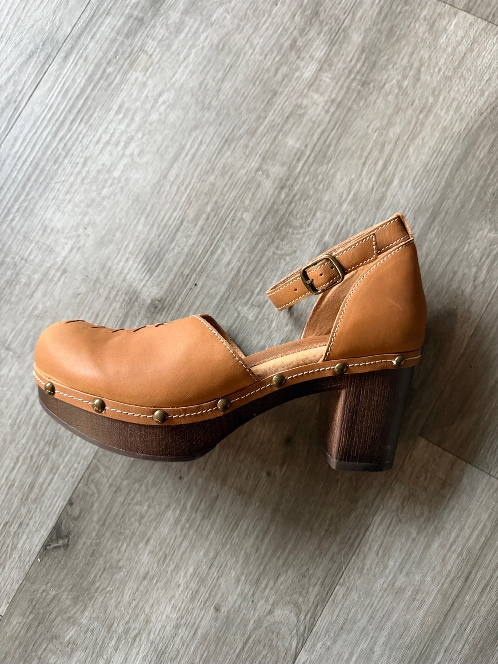 Sbicca Tan Leather Clog Heels with Ankle Strap